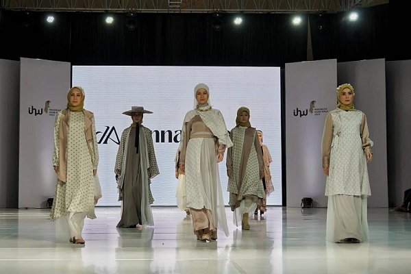 Sambut Ramadhan, JannaAmeera Perkenalkan Koleksi Gingko Shara Collection di Indonesia Hijab Walk 2022