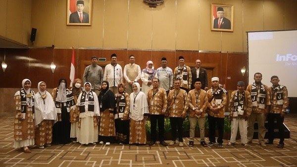 Sempat Tertunda karena Pandemi, Jaswita Lepas Belasan Jamaah untuk Umrah