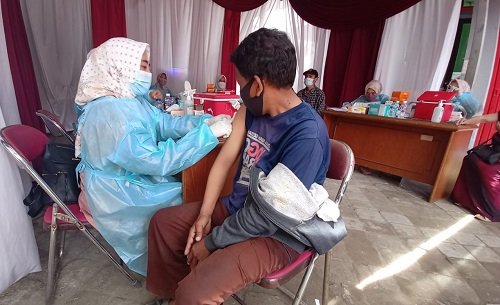 Dukung Pemulihan Ekonomi, Home Credit Bersama PMI Gelar Vaksinasi di Kabupaten Bandung