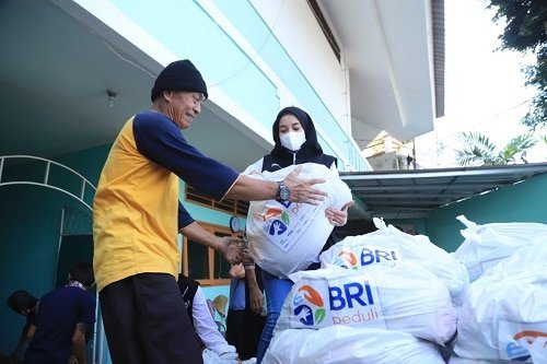 Terus Berkomitmen dalam Penyaluran CSR, BRI Raih 3 Penghargaan Top CSR Awards 2022   