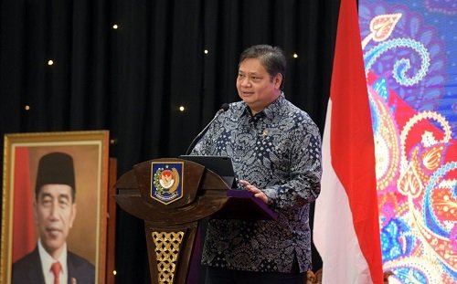 Airlangga Ingatkan Camat Perhatikan Syarat Vaksinasi Booster Pemudik
