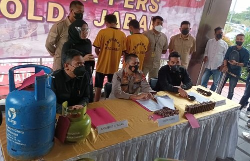 Polda Jabar Bongkar Praktik Ilegal Pengoplosan Gas LPG