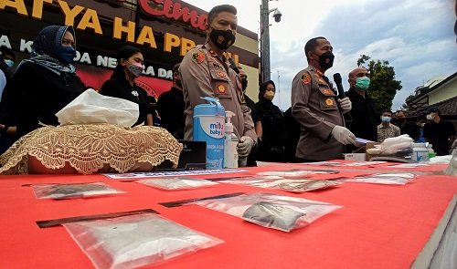Satu Keluarga di Lembang Jalankan Bisnis Ganja
