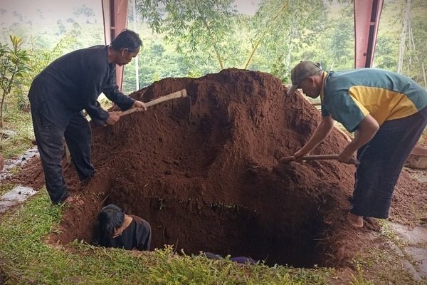 Mayat Tanpa Identitas Dikuburkan di Firdaus Memorial Park (FMP) Cikalong Wetan
