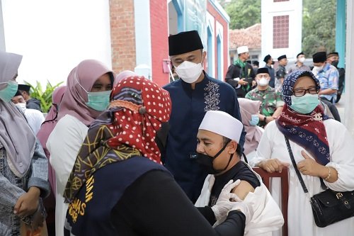 Rangkaian Tarling, Hengky Kurniawan Ajak Warga Vaksinasi Covid-19