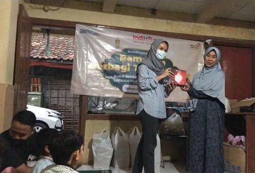 Telkom Bandung Barat Bagikan 1.000 Takjil & Salurkan 11 Modem Internet Gratis ke Masjid, Panti Asuhan dan Karang Taruna