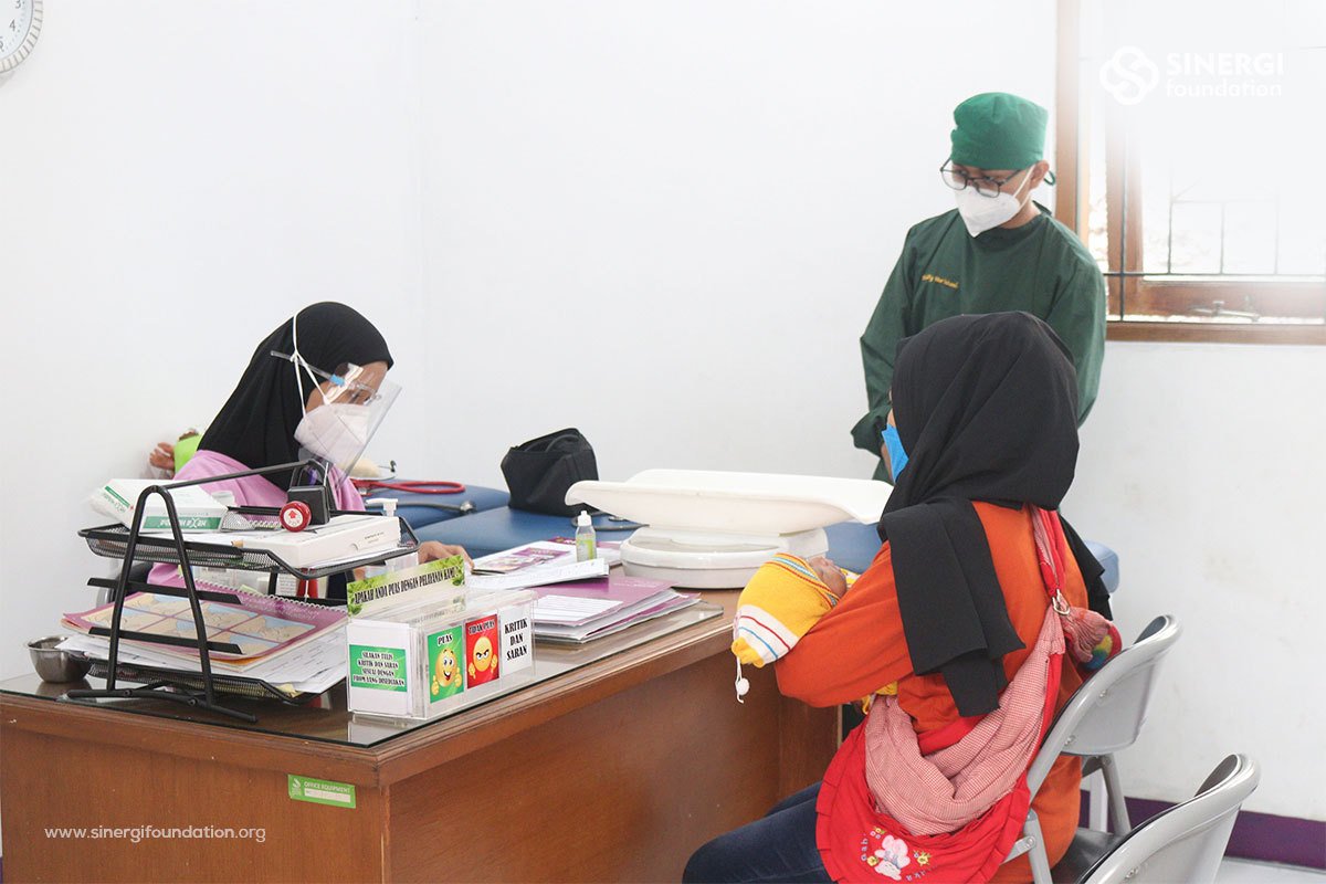 Layanan Imunisasi Rumah Bersalin Cuma-Cuma Ikhtiar Menjaga Kesehatan Anak