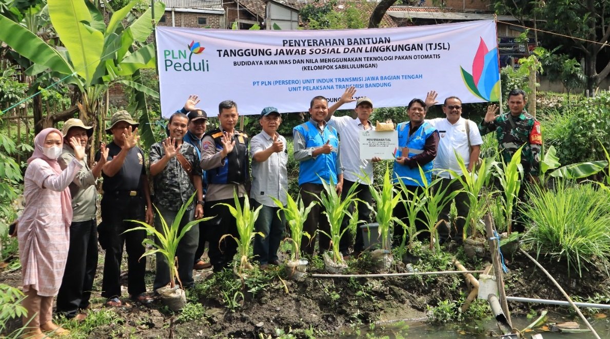 Melalui TJSL, PLN Dukung Budidaya Ikan dengan Teknologi Pakan Otomatis Guna Dorong Kemandirian Ekonomi Warga Sabilulungan