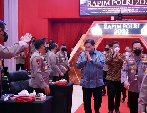 Airlangga Apresiasi Polri Bantu Pemerintah Sukseskan Mudik dan Jaga Stabilitas Harga Pangan