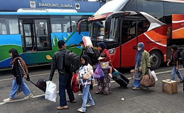 Siap-siap! Menhub Beri Sinyal Kenaikan Tarif Bus dan Ojol