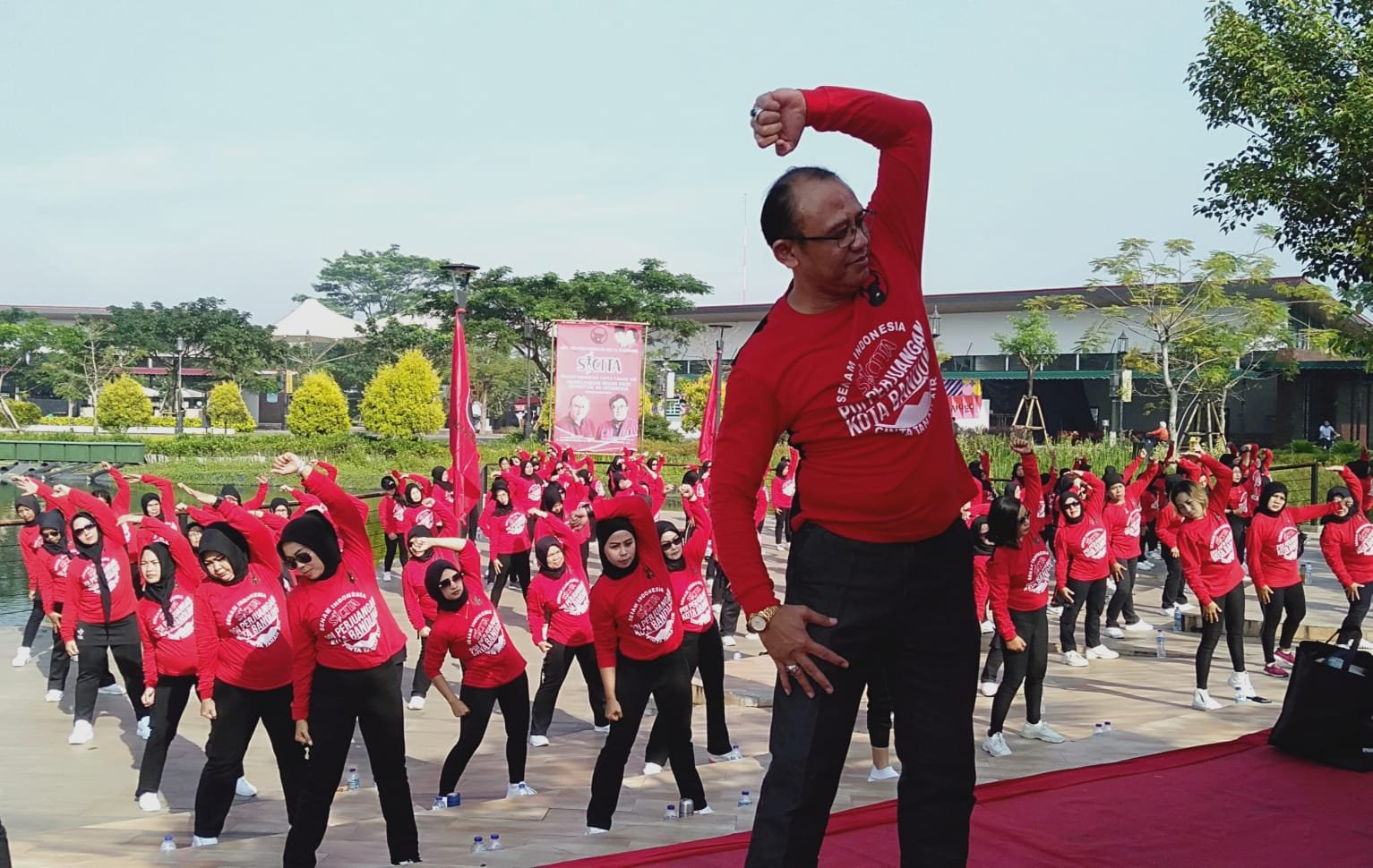 Semarak, PDIP Kota Bandung Ikut Ramaikan Pemecahan Rekor Muri Senam Sicita