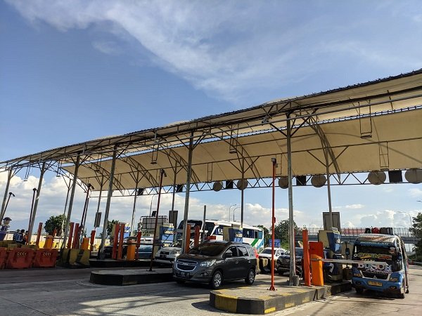 Puluhan Ribu Kendaraan Keluar Tol Cileunyi Saat Lebaran