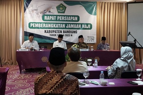 1.167 Calon Jamaah Haji Kabupaten Bandung Siap Diberangkatkan ke Tanah Suci