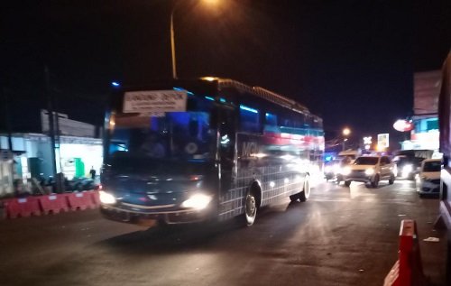 Urai Kepadatan Arus Balik, Satlantas Polres Cimahi Lakukan 4 Kali One Way di Padalarang
