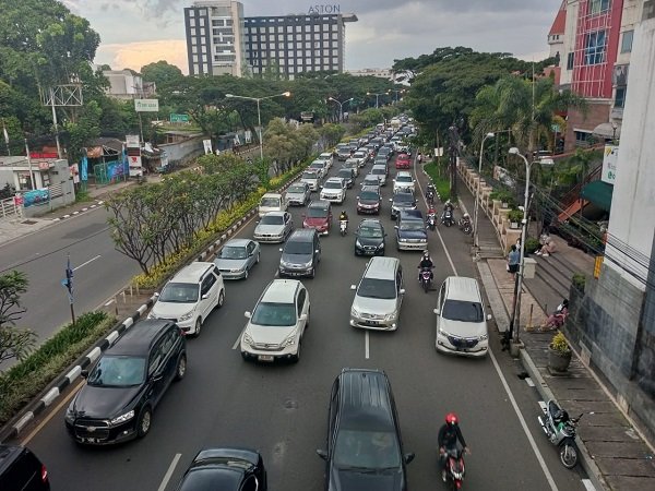 Pemudik Pulang Lebih Cepat, Lalin Pasteur Padat