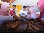 Gelar Pelatihan Handy Craft, Pelaku UMKM dan Emak-emak di Cimahi Beri Dukungan pada Sandiaga Uno