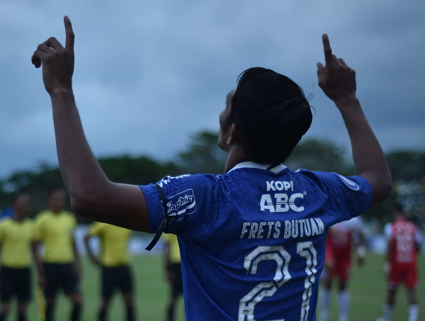 Duka untuk Eril, Pemain Persib Kenakan Pita Hitam