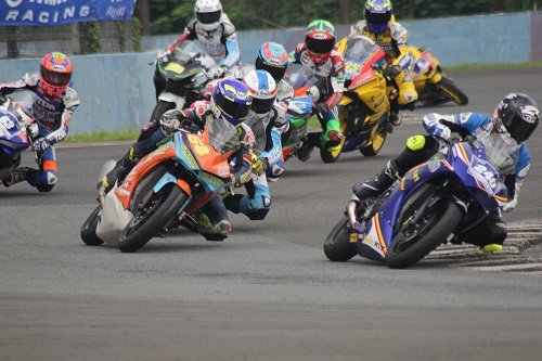 Menantikan Keseruan Idemitsu bLU cRU Yamaha Sunday Race
