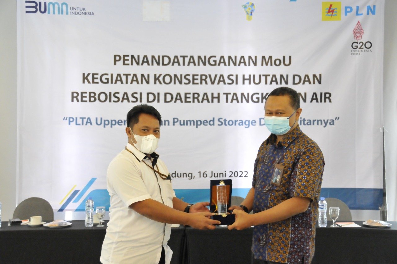 Kolaborasi Konservasi Lingkungan, PLN Tandatangani Nota Kesepahaman dengan Perum Perhutani