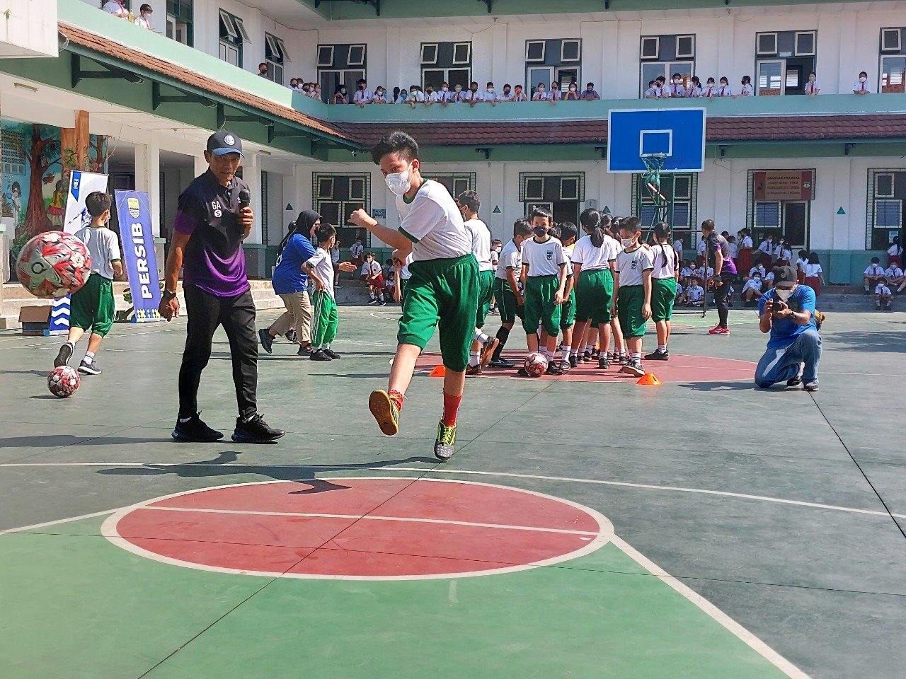Persib Bandung Gelar Program Persib Goes to School