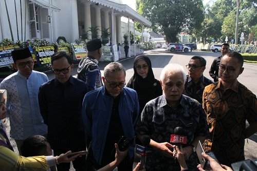 Zulhas dan Hatta Rajasa Takziah ke Ridwan Kamil dan Keluarga