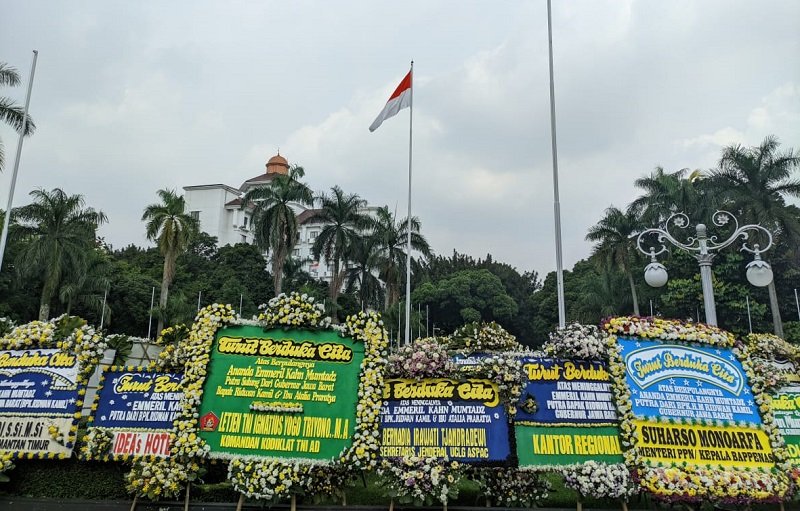 Gaet Seniman, Ridwan Kamil Akan Daur Ulang 1.200 Karangan Bunga Eril Jadi Karya Seni