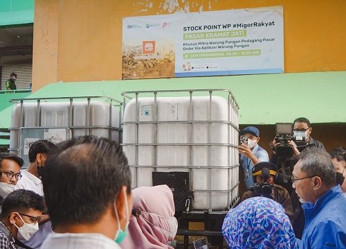 Sidak ke Pasar Kramat Jati, Mendag Pastikan Stok Migor Curah Aman dengan Harga Terjangkau