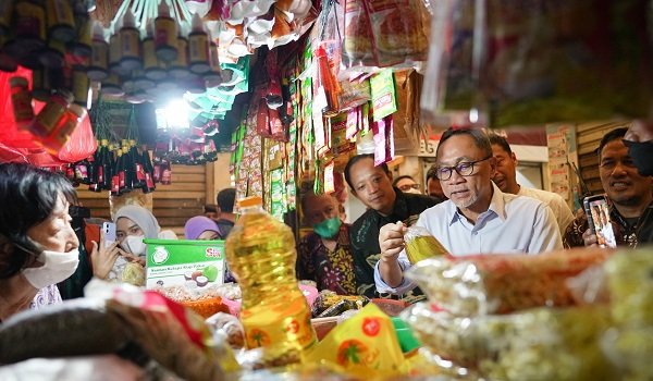 Mendag Segera Eksekusi Perintah Presiden Turunkan Harga Migor