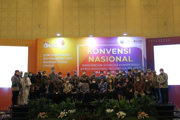 OJK Gelar Konvensi Nasional RSKKNI Bidang Kepatuhan