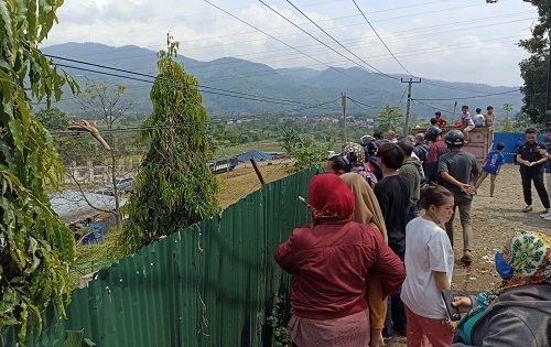 Warga Sekitar Antusias Melihat Lokasi Pemakaman Eril di Cimaung