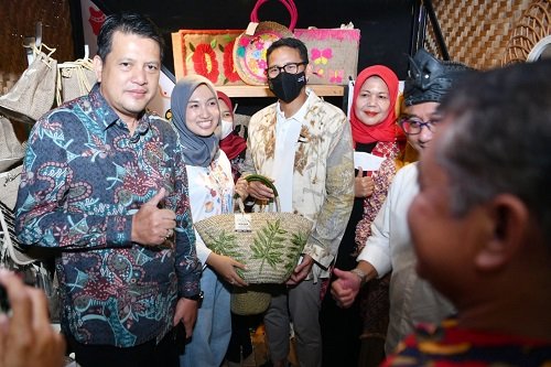 Angkat Potensi Ekonomi Kreatif, Sandiaga Apresiasi Pelaku UMKM untuk Mendunia