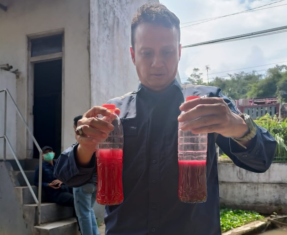 DLH Jabar Tindaklanjuti Dugaan Pencemaran Sungai Cimeta