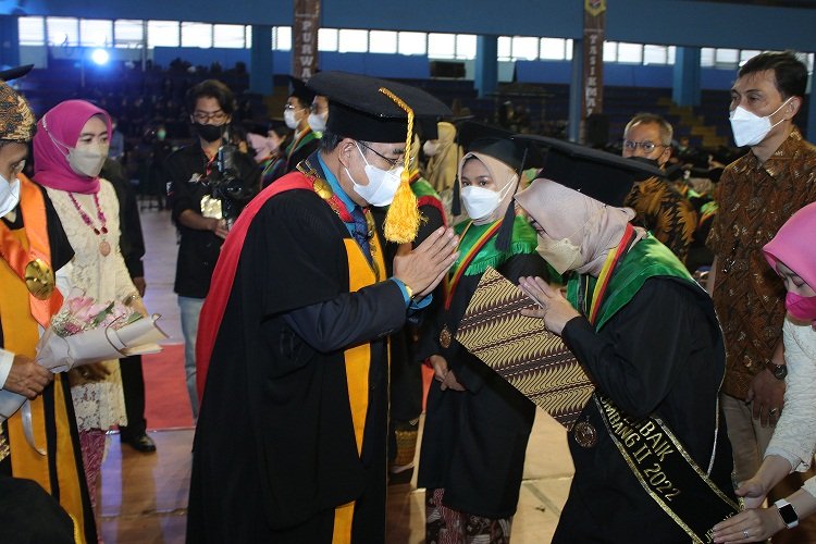 1.706 Lulusan UPI Diwisuda Secara Luring