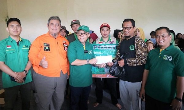 PUI Berikan Bantuan Bagi Korban Rentan Bencana Banjir Garut