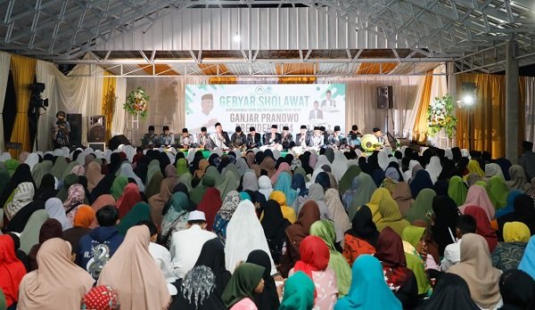 Dukung Ganjar Jadi Presiden, Santri di Garut Gelar Shalawat dan Doa Bersama