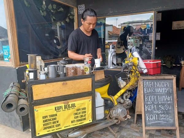 Mantan Barista di Cicalengka Ini Jajakan Nikmatnya Kopi Pakai Bekjul