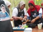 Bareng Emak-emak, Relawan Sandiaga Uno Karawang Gelar Pelatihan Kuliner