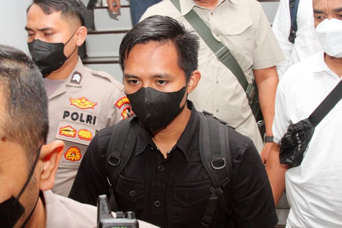 Terbongkarnya Kasus Kematian Brigadir J Lewat Tulisan Tangan Bharada E