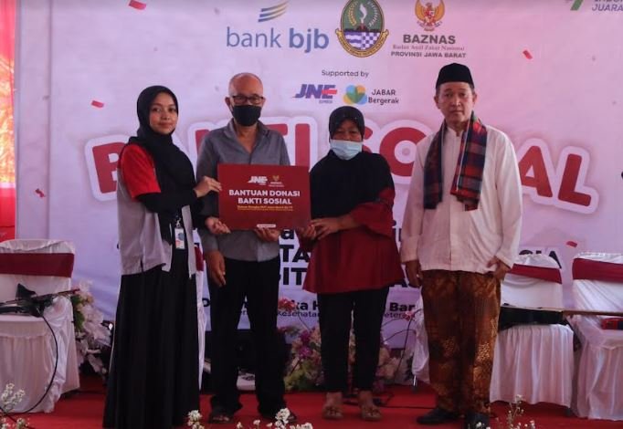 JNE Dukung Bakti Sosial Baznas Jabar dalam Rangka HUT ke-77 RI