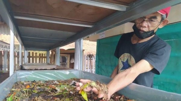 Membangun Kampung Mandiri di Cipageran Melalui Budidaya Maggot