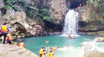 3 Spot River Tubing Rekomendasi Smiling West Java