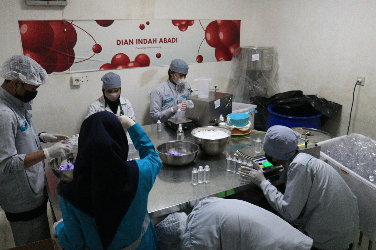 SF Terima Wakaf Perusahaan Dari CV. Dian Indah Abadi