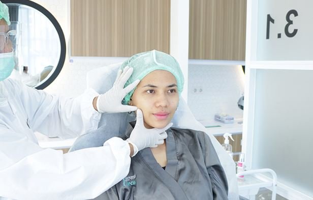 Wujudkan Wajah Tirus Tanpa Operasi di Derma Express Bandung