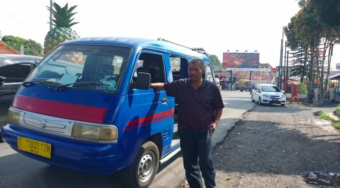 Sopir Angkot di Subang Pusing BBM Naik, Penumpang Makin Sepi