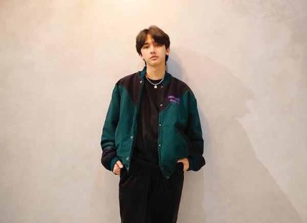 Siapa Ari Irham? Pemain Film Mencuri Raden Saleh yang Disebut Mirip Renjun NCT