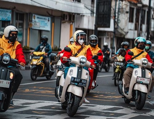 Yamaha Hadirkan Apparel dan Aksesoris Yamaha Fazzio Hybrid-Connected