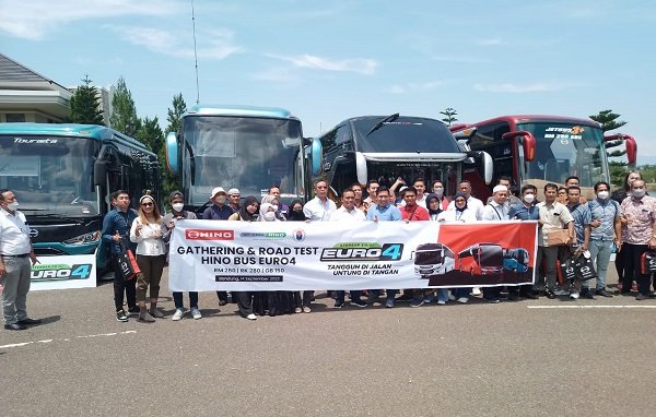 Ikuti Roadtest, Customer Nikmati Kenyamanan Hino Bus Euro4