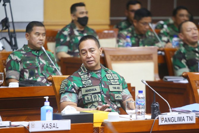 Anggota TNI Langgar SOP di Kanjuruhan, Andika: Itu Bukan Membela Diri!