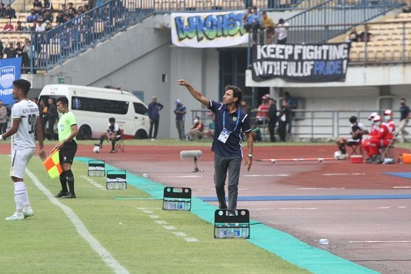 Persib vs RANS Nusantara FC 2-1: Kejutan Skema Luis Milla