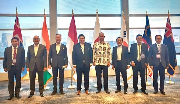 Menko Airlangga Bertemu USTR untuk Penguatan Kerja Sama Ekonomi RI-Amerika Serikat